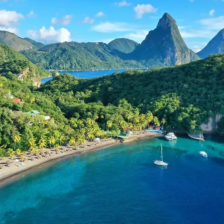 Hotel Jade Mountain